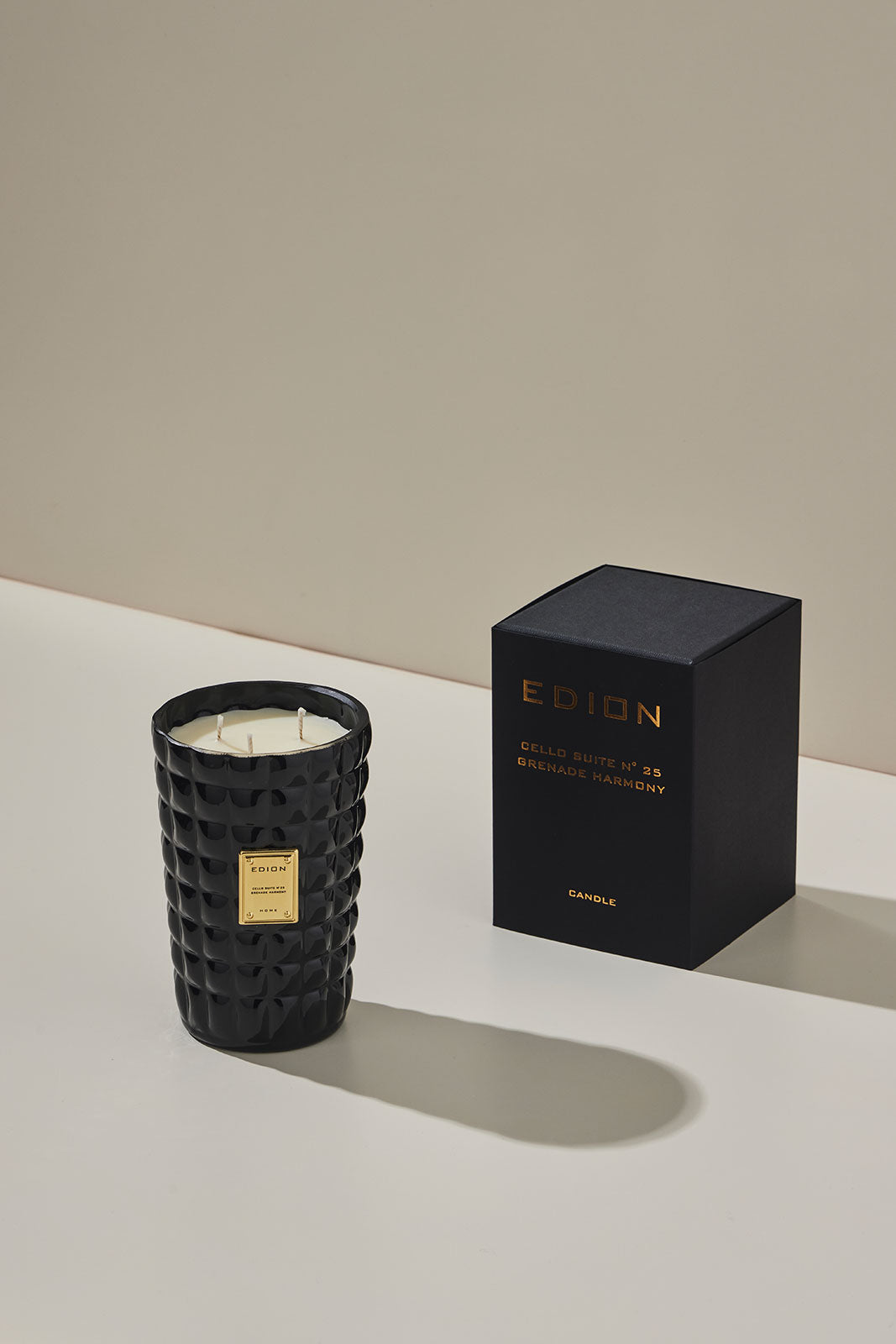 Luxury scented candle Cello suite n.25 Grenade harmony