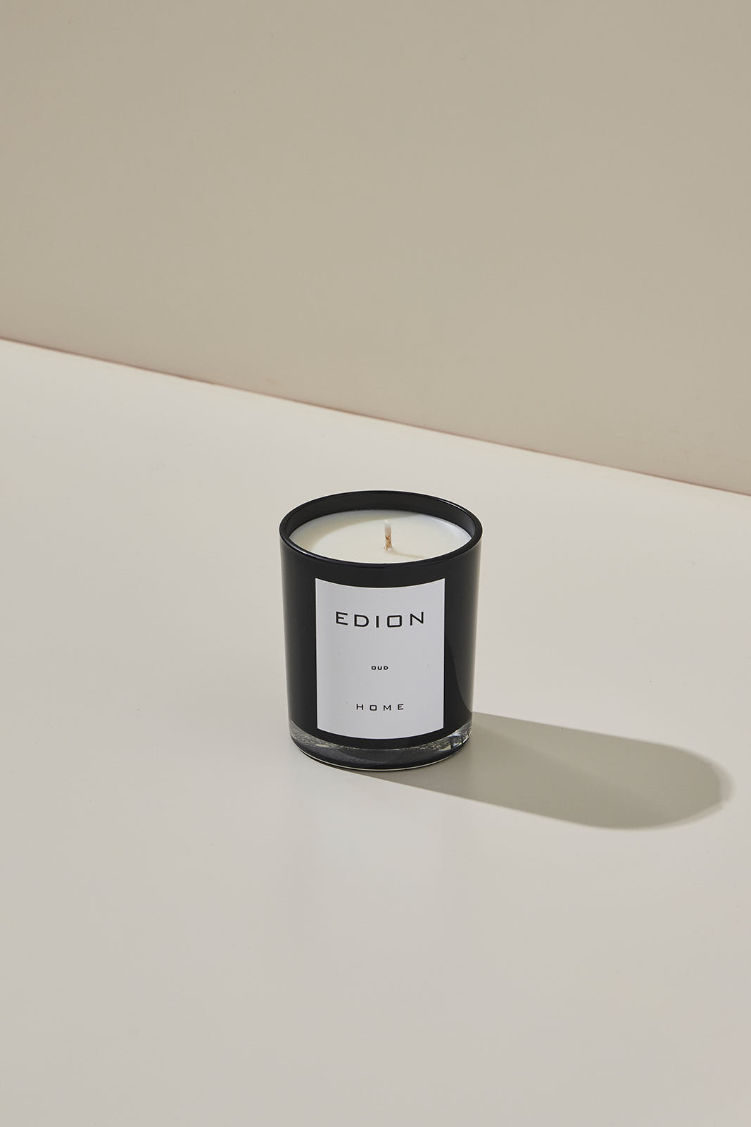 OUD scented candle 